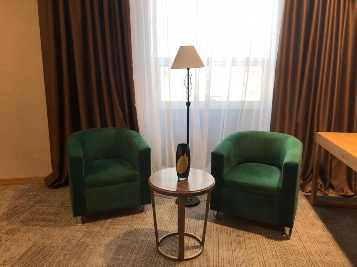 Jj Hotel Astana Bagian luar foto