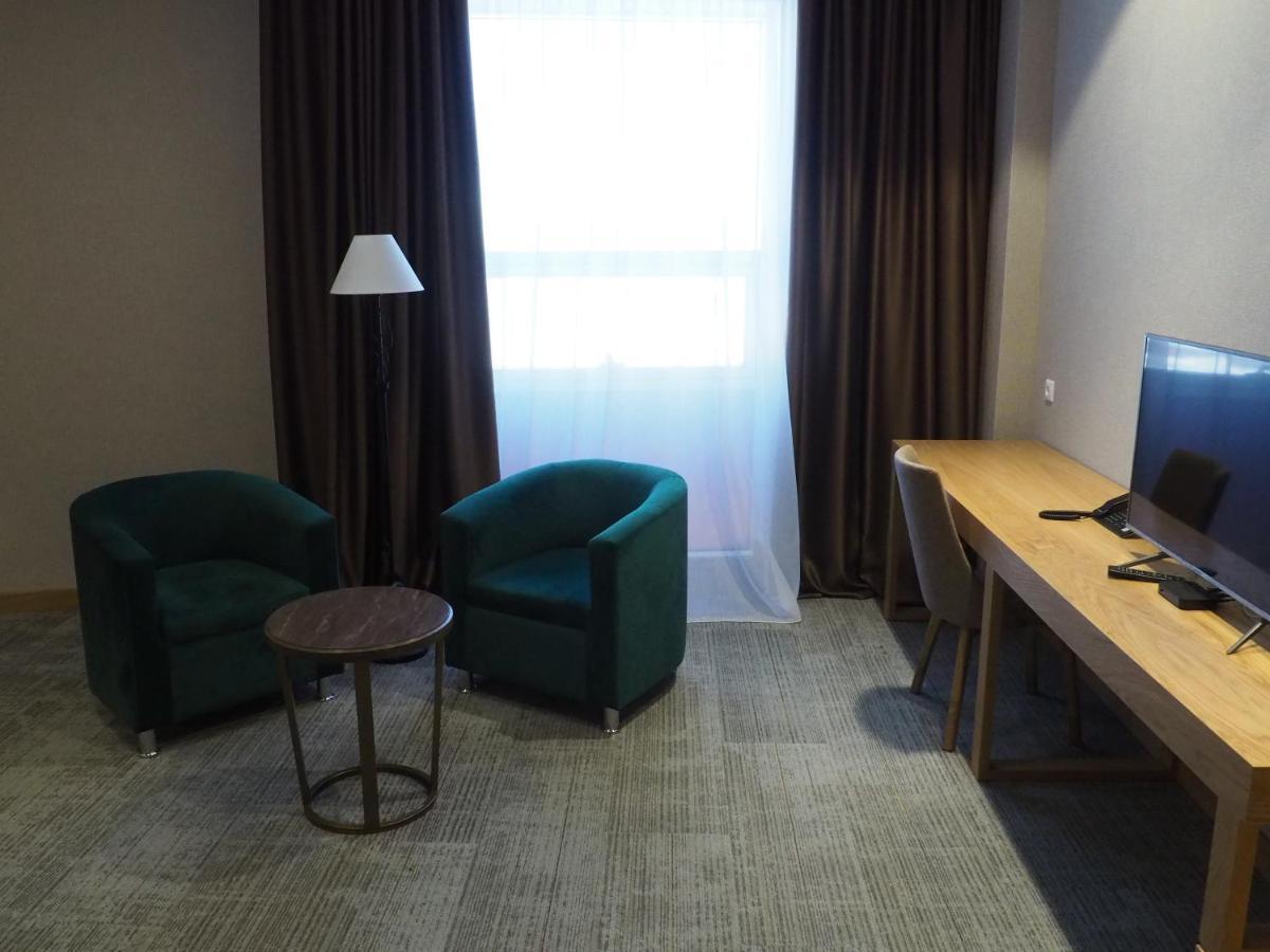Jj Hotel Astana Bagian luar foto